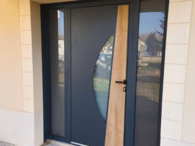 POSE D'UNE PORTE D'ENTREE CHEZ UN PARTICULIER