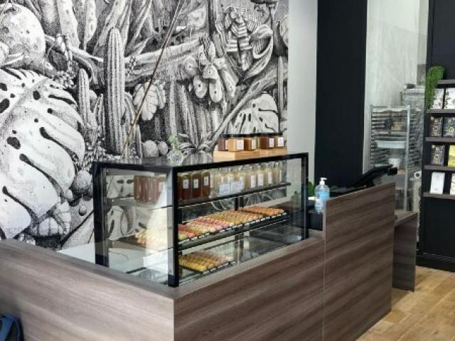 FABRICATION ET POSE DE MOBILIER POUR UNE CHOCOLATERIE A LILLE