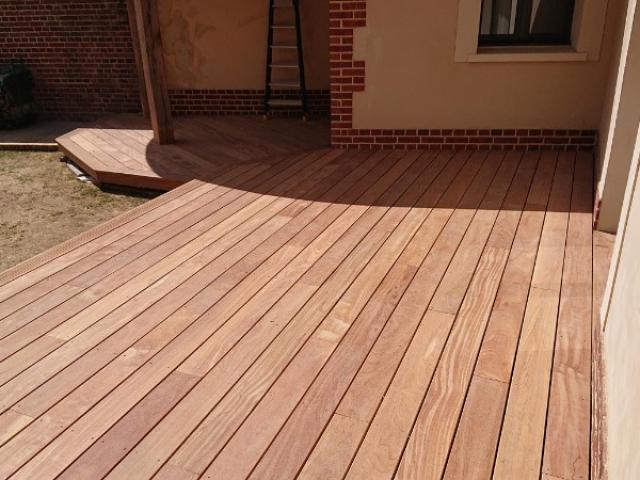 POSE D'UNE TERRASSE EN BOIS EXOTIQUE