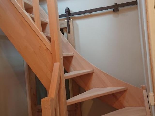 POSE D'UN ESCALIER ET GARDE CORPS SUR MESURE