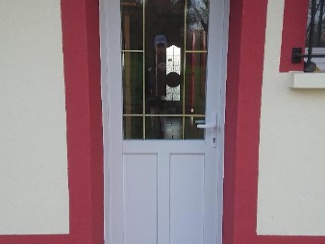 dépose totale et pose d'une porte d'entrée avec finition intérieur et extérieur