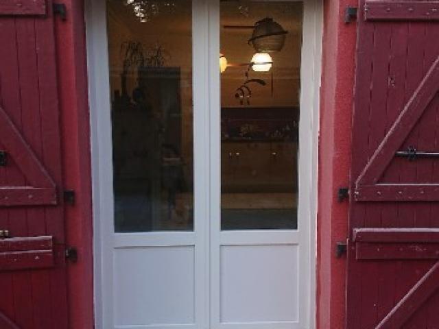 dépose totale et pose d'une porte fenêtre avec finition intérieur et extérieur