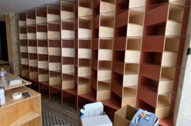 FABRICATION ET POSE DE MOBILIER POUR AMENAGEMENT D'UNE CAVE A VIN
