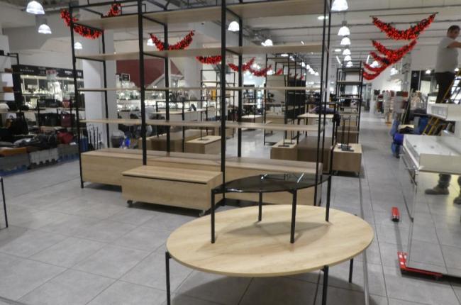 FABRICATION ET POSE DE MOBILIER POUR AMENAGEMENT D'UN MAGASIN