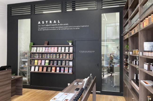 FABRICATION ET POSE DE MOBILIER POUR UNE CHOCOLATERIE A LILLE