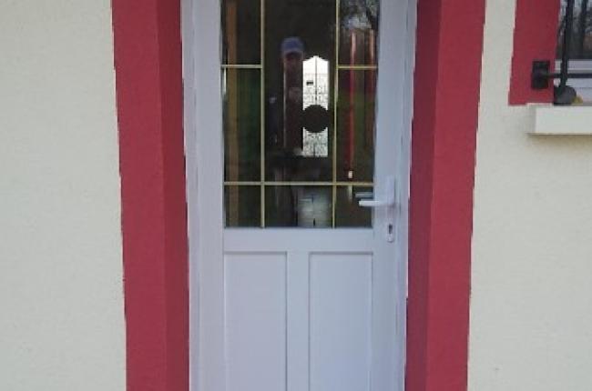 dépose totale et pose d'une porte d'entrée avec finition intérieur et extérieur